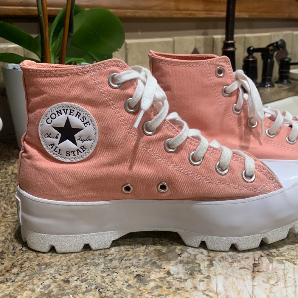 Womens Converse Chuck Taylor All Star Hi Lugged Sneaker- Pink size 7.5